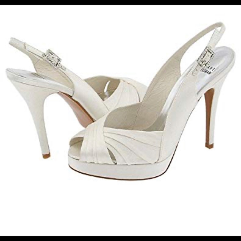 Stuart Weitzman Glowicky Ivory Satin Pumps Size 9